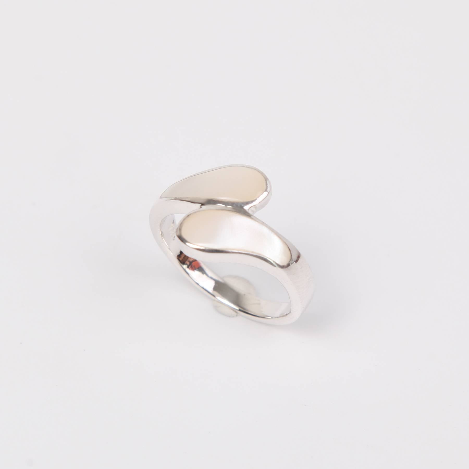 Sterling Silver Ring with Mother of Pearl