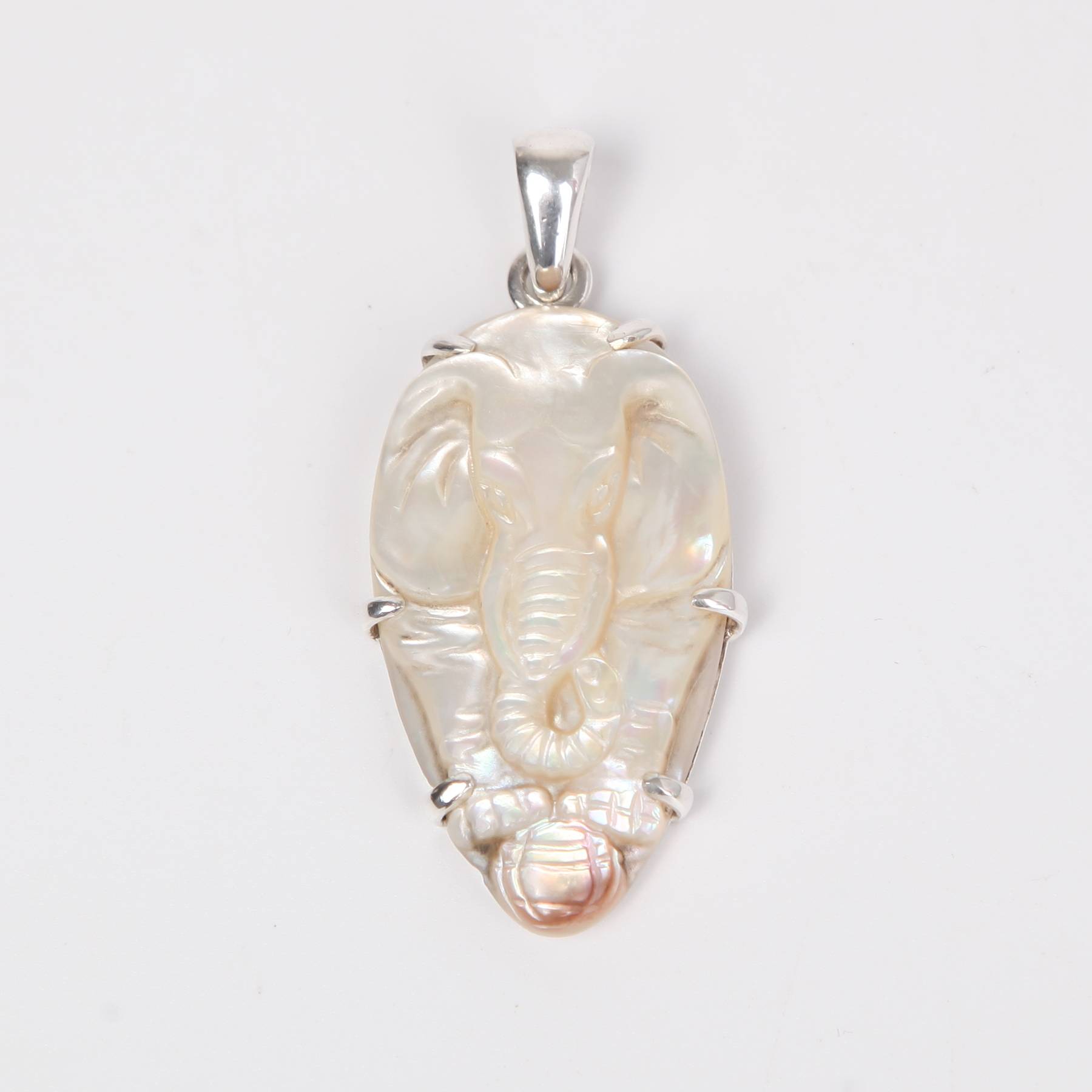 Sterling Silver Pendant with Mother of Pearl (Elephant Large)