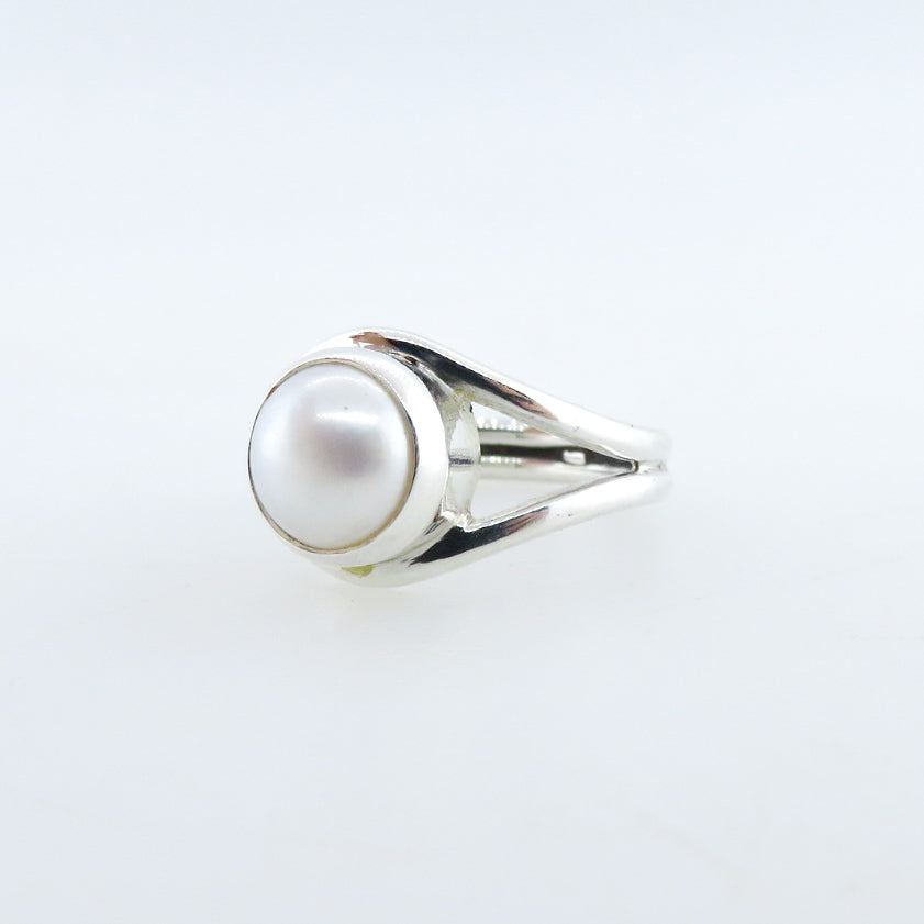 Sterling Silver Ring with Fresh Water Pearl